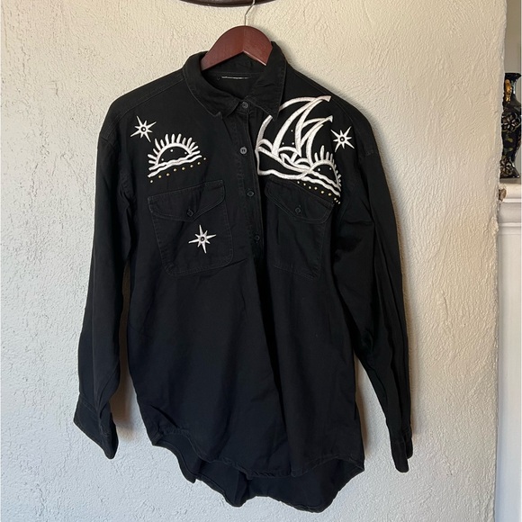 Black Embroidered Boat Buttondown - Picture 2 of 8